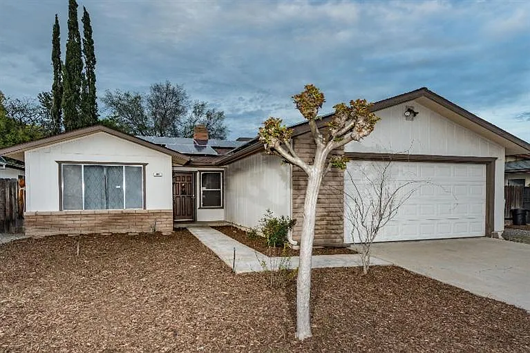 260 W Los Altos Ave photo 1