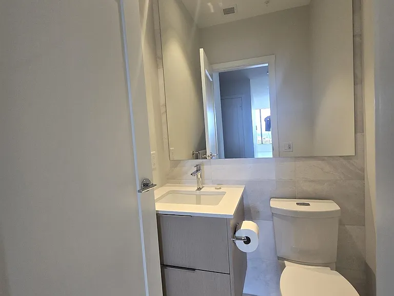 128 W 15th St #2202 — Photo 29