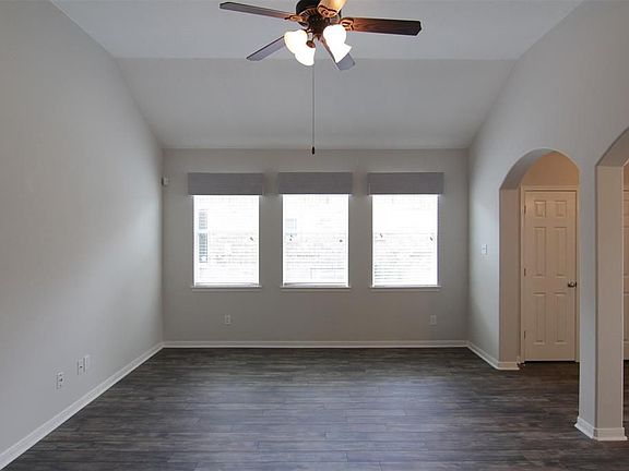 5th image of 15010 Sun Glaze Dr