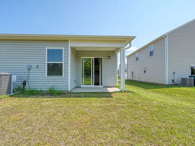 220 Ingleby Rd — Photo 36
