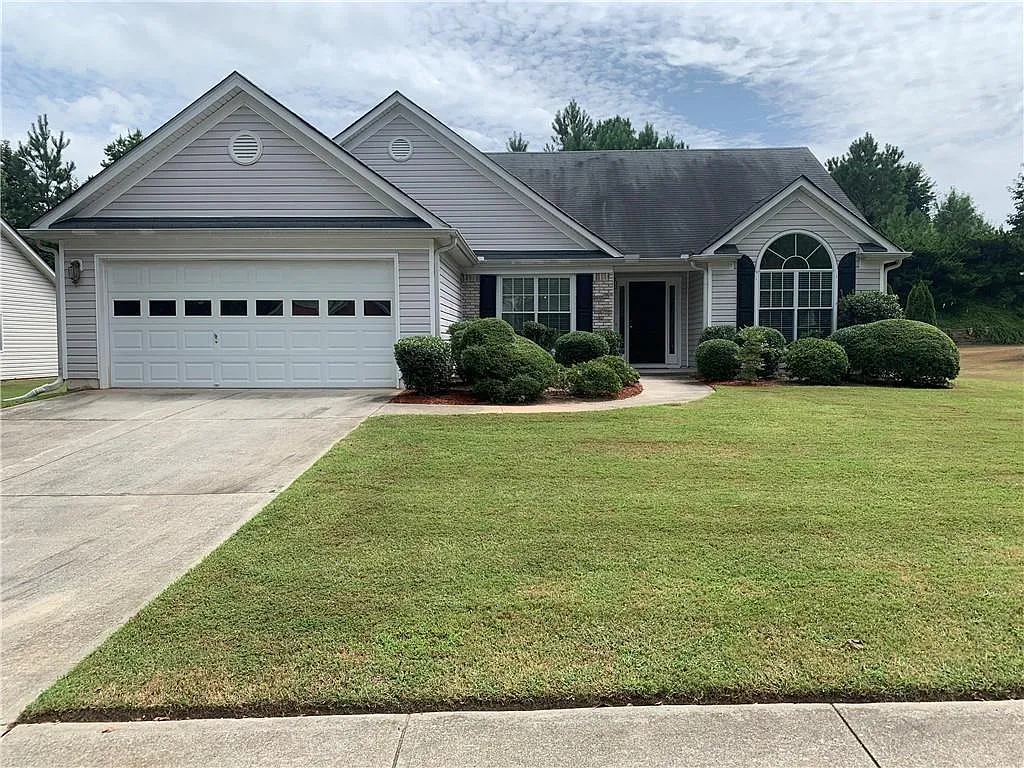 3 bed, 2.0 bath, 1580 sqft, $2,199 — Photo 1