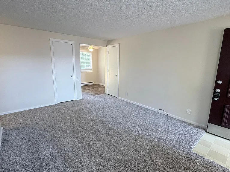 C2402 - Maple Court Apartments — Photo 20