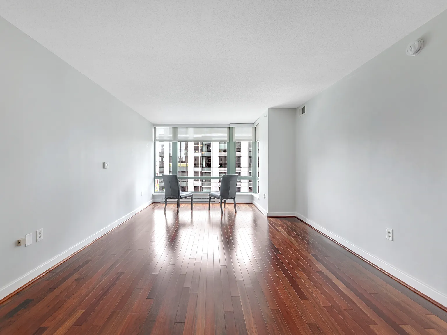 1 bed, 772 sqft, $2,400 — Photo 3
