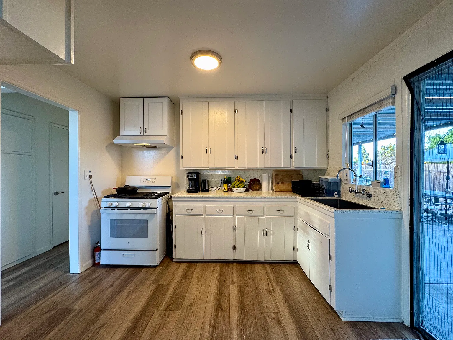 3 bed, 1008 sqft, $1,200 — Photo 3