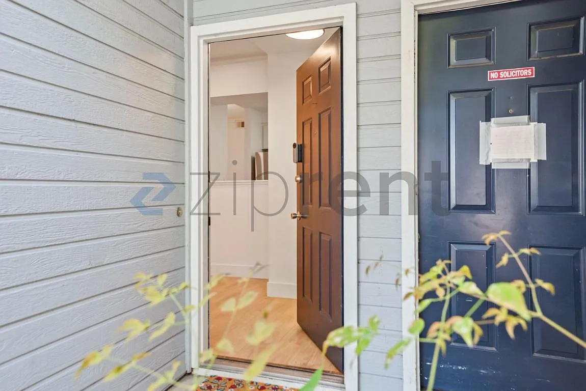 1 bed, 621 sqft, $3,000 — Photo 3