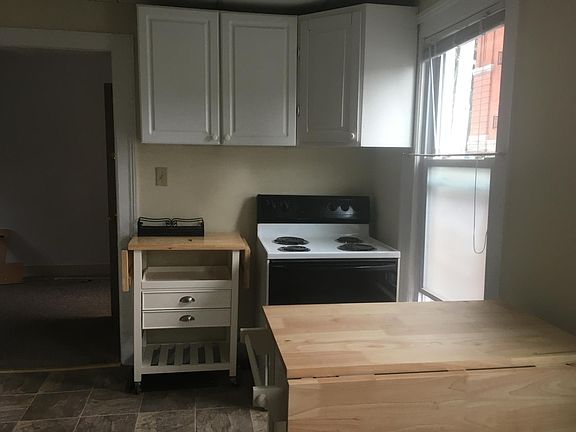 2nd image of 98 Lawrence St #1