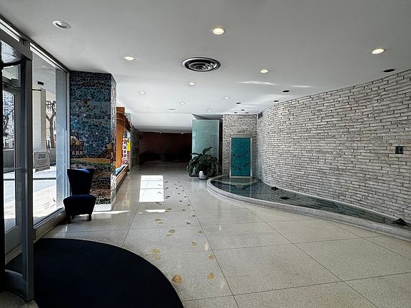 3rd image of 6301 N Sheridan Rd APT 11C