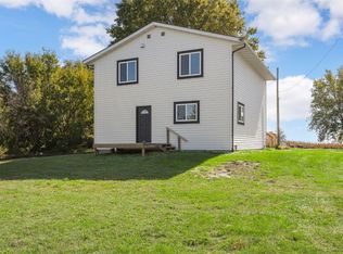 1900 Maine Ridge Rd, Central City, IA 52214