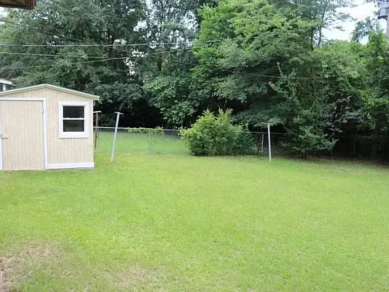 949 Howard St — Photo 16