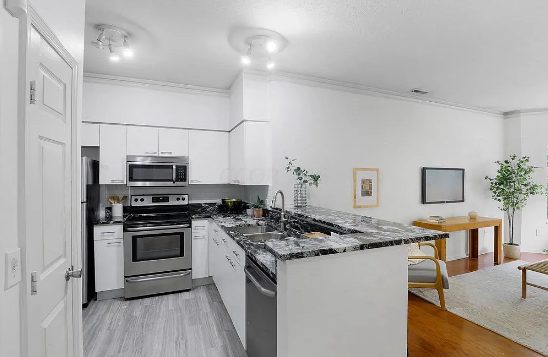 34 W Russell St — Photo 4