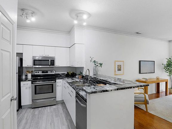 4th image of 34 W Russell St