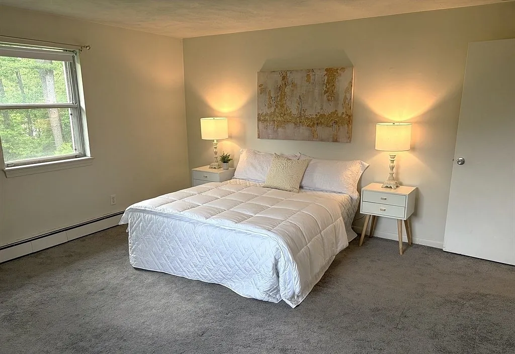 2 bed, 1.0 bath, 901 sqft, $2,000 — Photo 3