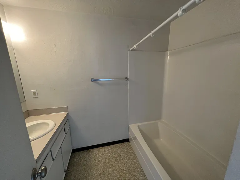 1923 Garden Ave #4 — Photo 9