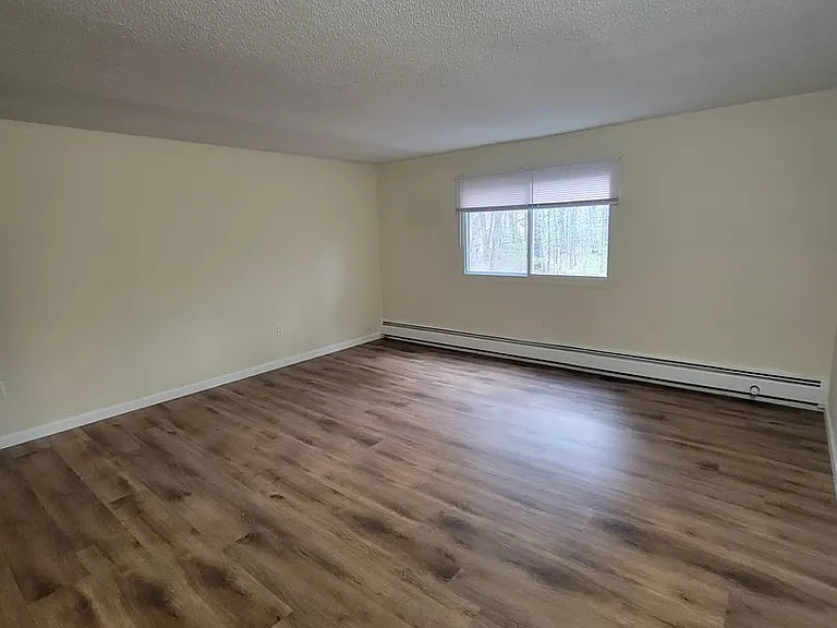 81 Fisherville Rd — Photo 17