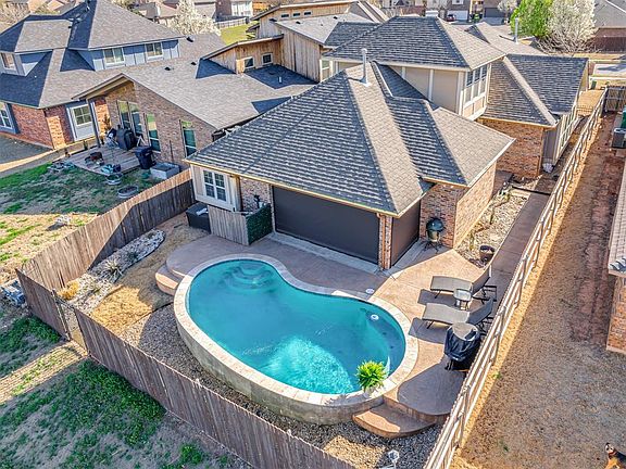 2nd image of 12109 Crystal Gardens Pl