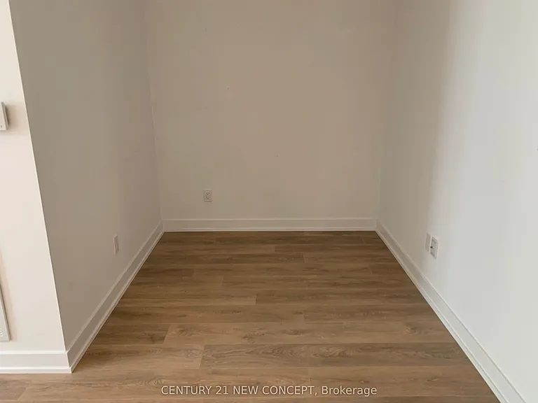 501 Yonge St #1603 — Photo 9