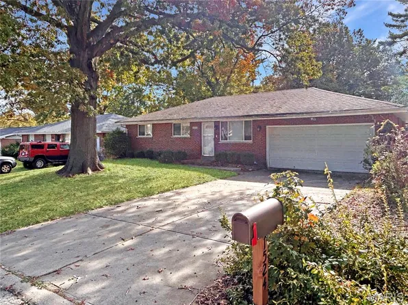 1524 Cove Ln, Saint Louis, MO 63138