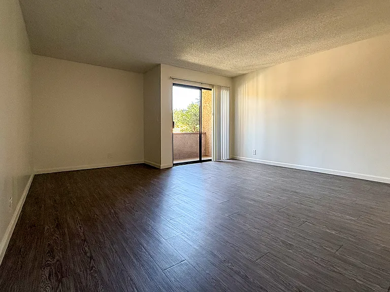 Casa Verde at Canyon Crest Apartments — Photo 5