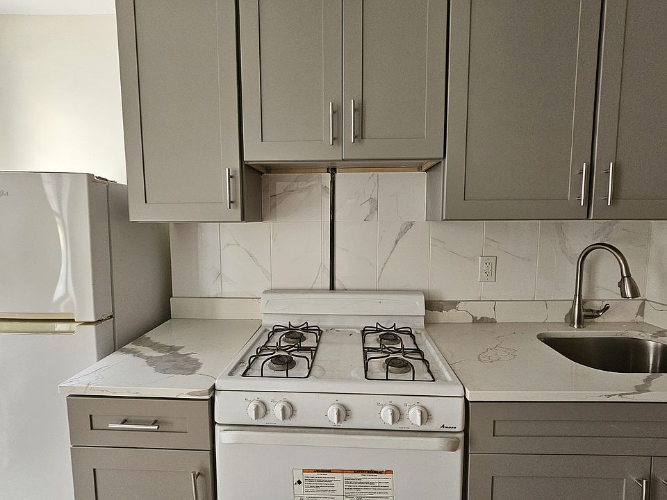 2nd image of 73 Mott St APT 8