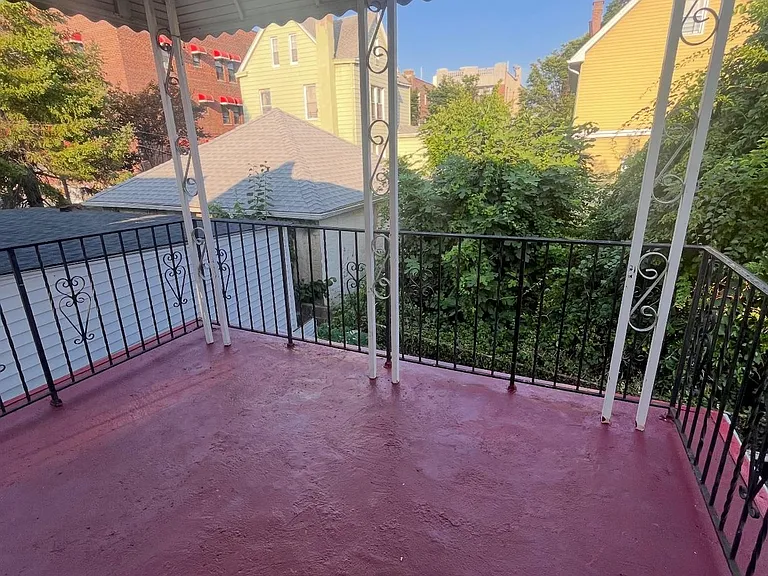Matilda Ave — Photo 1