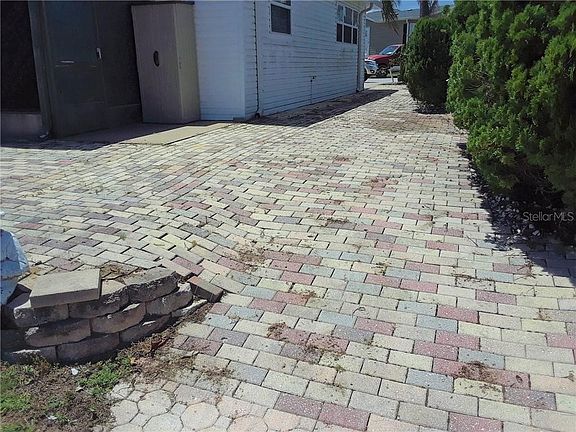 4th image of 926 Center Crest Blvd