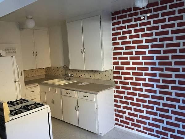 1st image of 809 Island Ct