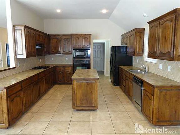 4th image of 7902 Roswell Ct