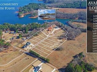 18 S Pointe Dr, Hartwell, GA 30643