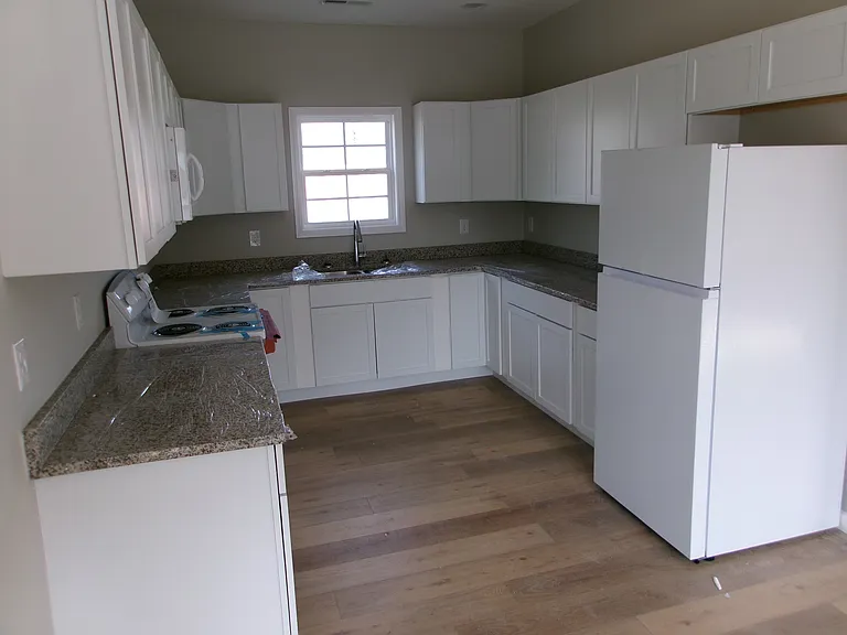 619 Mayes Ln — Photo 6