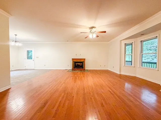 5 bed, 3.5 bath, 3486 sqft, $3,300 — Photo 2