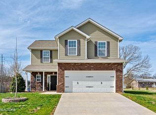 245 Whistlestop Ln, Maryville, TN 37804