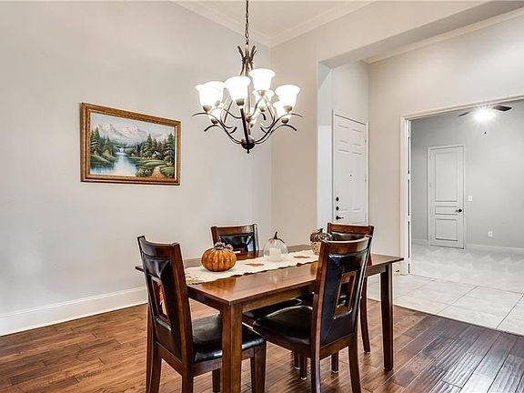 4th image of 3351 Cascades Ct #3-323