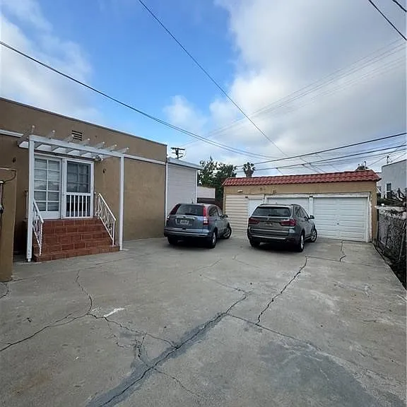 1046 S Citrus Ave — Photo 44