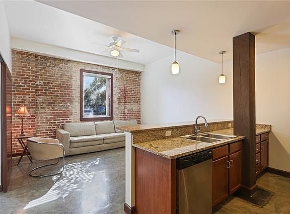 5th image of 923 Constance St APT 102