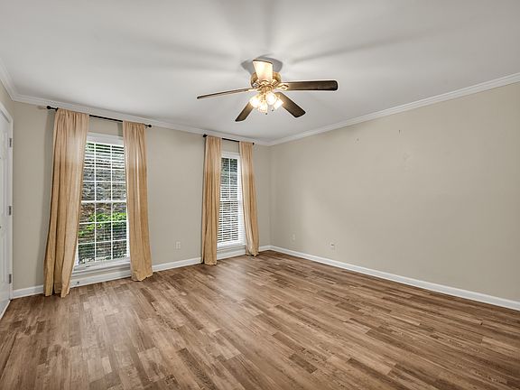 3rd image of 1101 Collier Rd NW APT U1