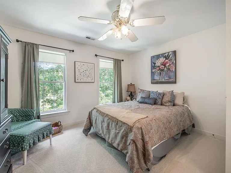 26 Kirby Ln — Photo 30