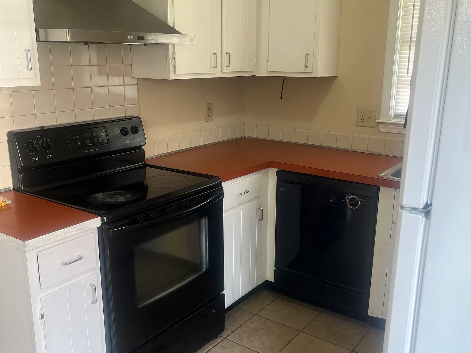 2 bed, 1.5 bath, 800 sqft, $1,100 — Photo 2