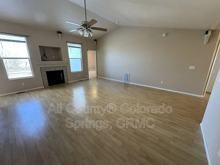 1305 Lords Hill Dr — Photo 8