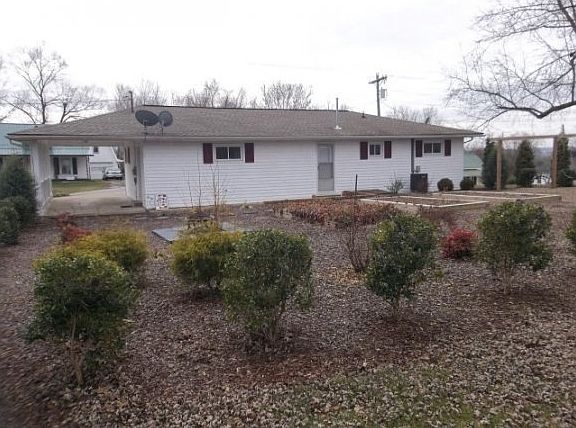 4th image of 141 Grandview St