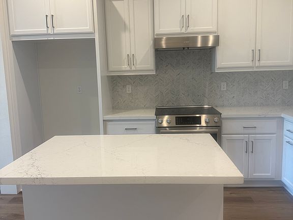 5th image of 994 Harcot Ct