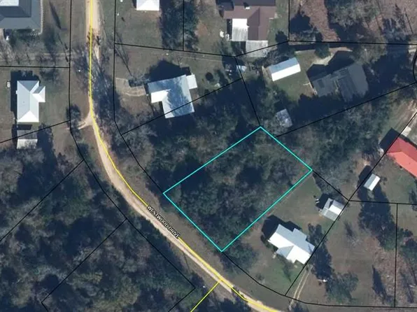 3 Westwood Dr #4, Alford, FL 32420