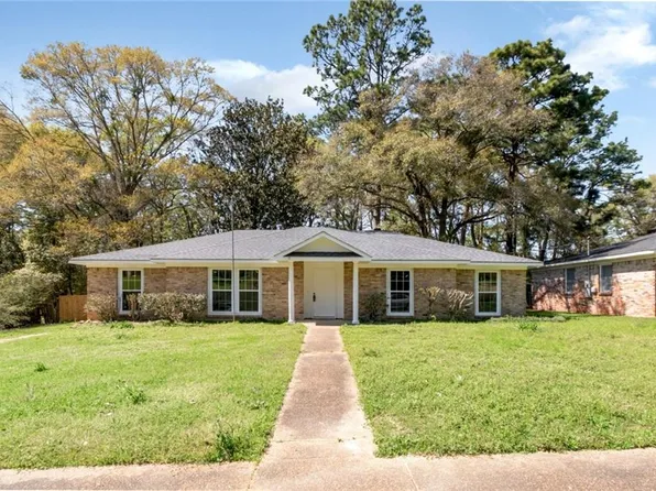 821 Parkwood Dr W, Mobile, AL 36608