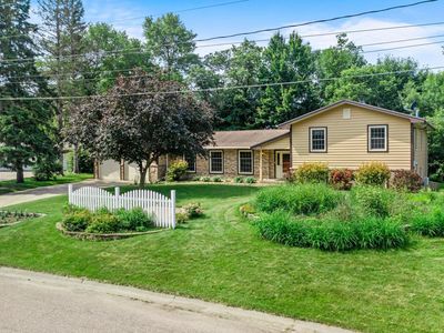 331 Sunset Ln N, Cambridge, MN, 55008