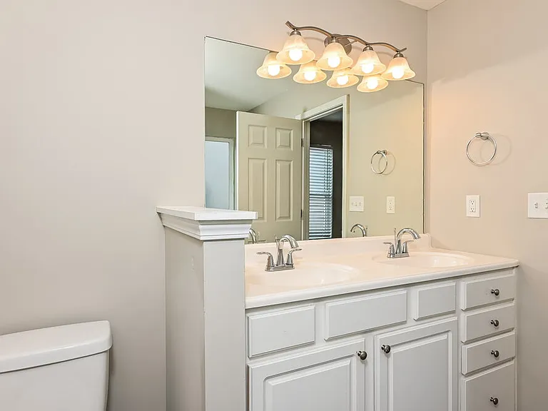 505 Walnut Woods Dr — Photo 10