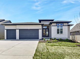 22051 W 100th Ter, Lenexa, KS 66220