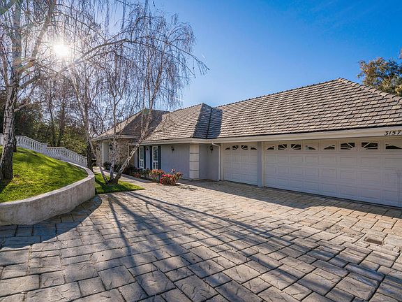 2nd image of 31571 Foxfield Dr