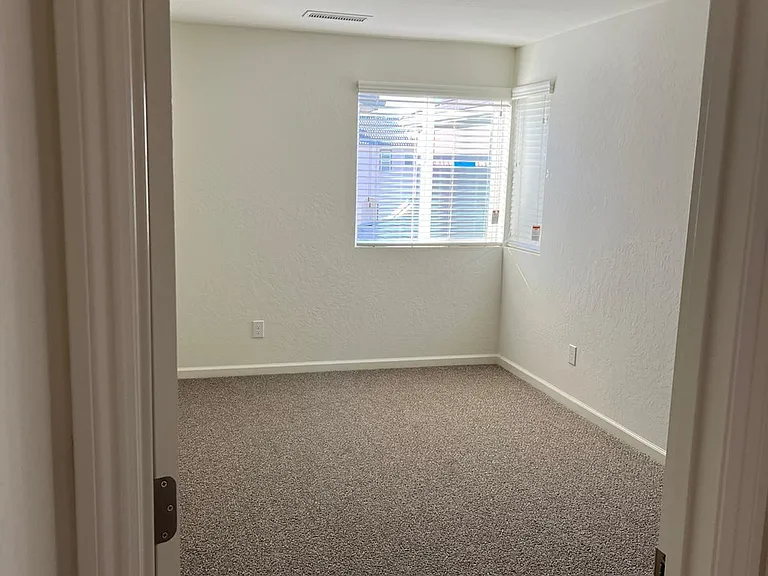 496 Pioneer Ln — Photo 17