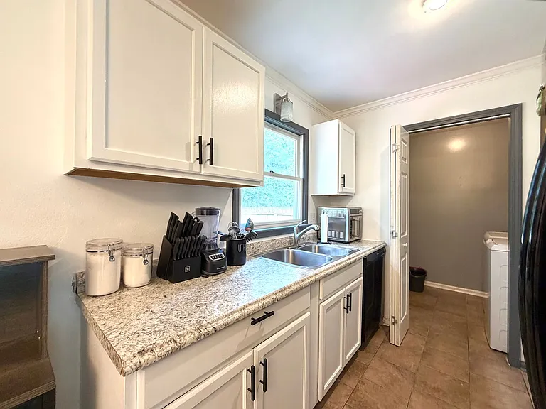 783 Princeton Cir — Photo 5