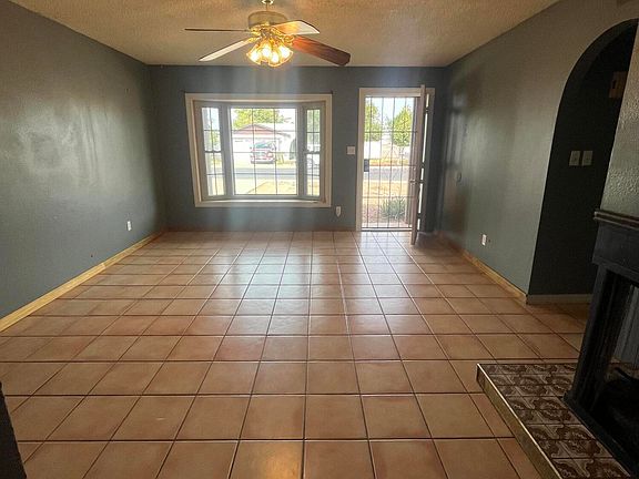 4th image of 4537 E HIDALGO Avenue