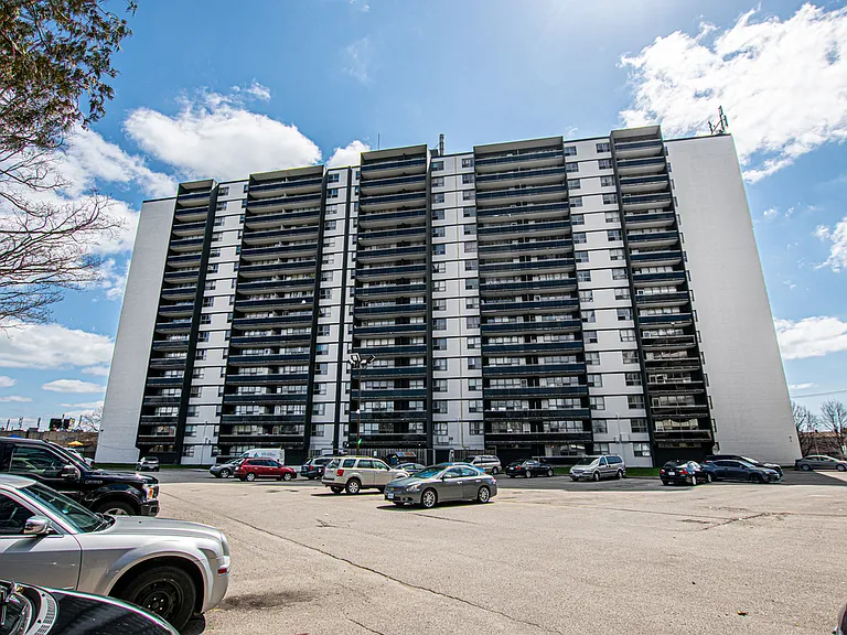 3434 Eglinton Ave E — Photo 6